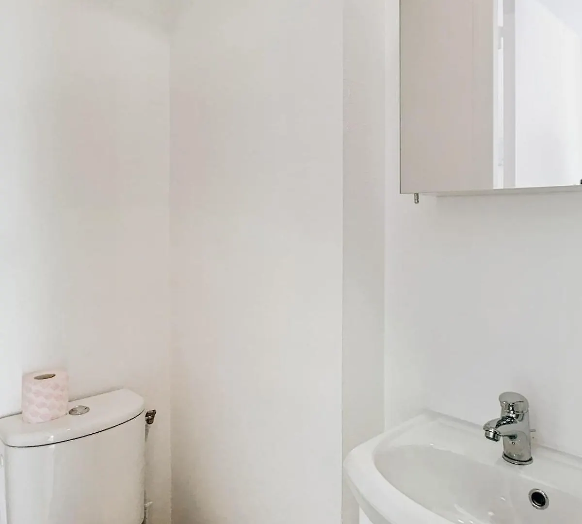19M2 Studio With Air Conditioning In The 15Th Paris 0*,  France