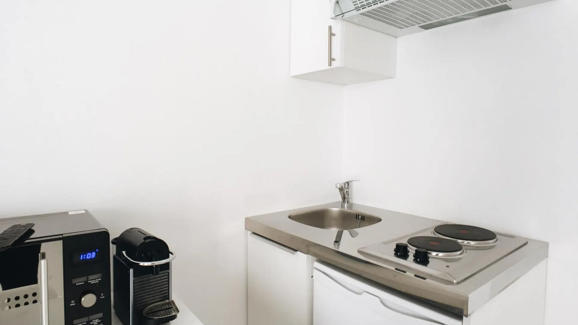 Daire 19M2 Studio With Air Conditioning In The 15Th Paris