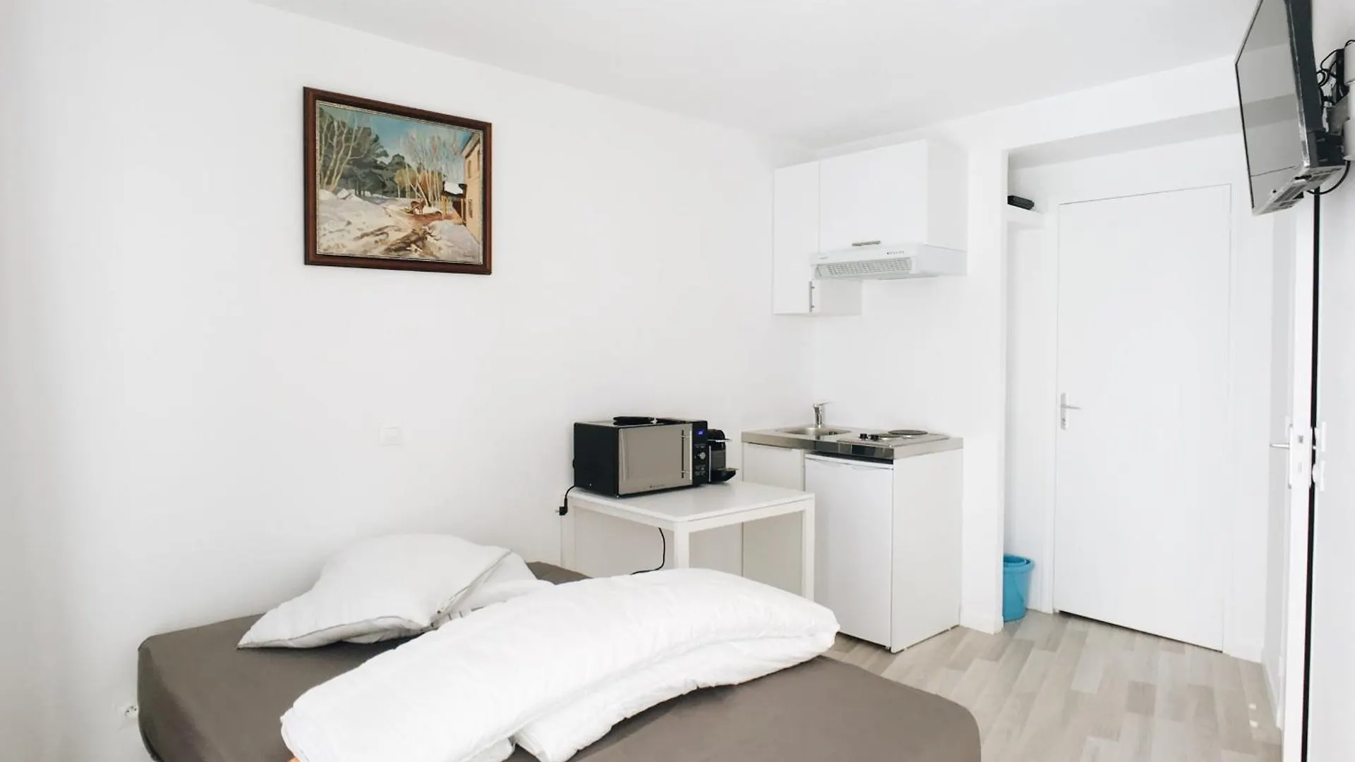 19M2 Studio With Air Conditioning In The 15Th Paris